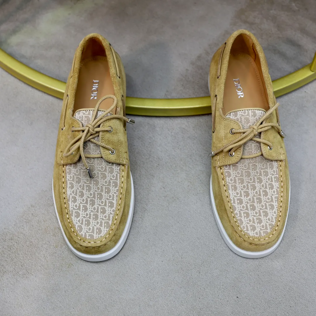 Ex-factory price: 540🙅‍♂️🙅‍♂️🙅‍♂️ Brand: Dior DIOR Standard code: Men's code 38/44 (45 can be customized) Grade: Same as the official website Material: Original cowhide stitching, cowhide lining, original TPU wear-resistant soft outsole Style categories: Leisure and sports version, footwear for driving, young fashion, European and American trends, British style Color: actual picture color